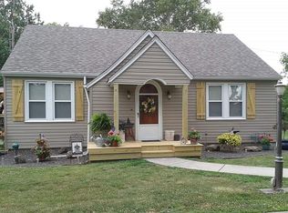 1002 Spring St, Evansville, IL 62242