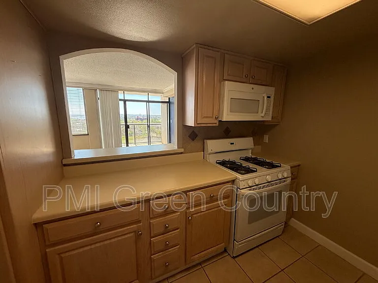 410 W 7th St #1422 — Photo 5