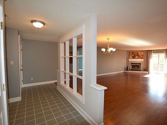 5th image of 8751 Jaffa Court East Dr APT 28