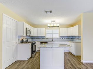 1406 W Talmage St, Alvin, TX 77511