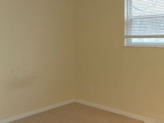 3rd image of 2808 Lafeuille Ave #2