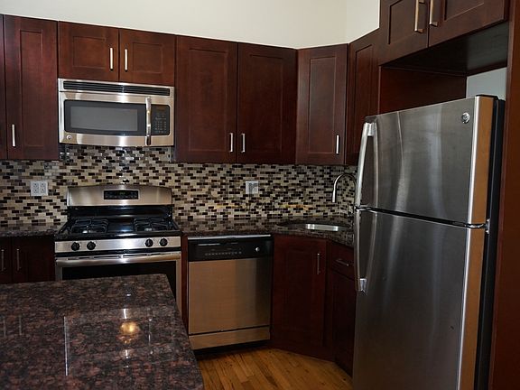 2nd image of 300 7th St Ste 1