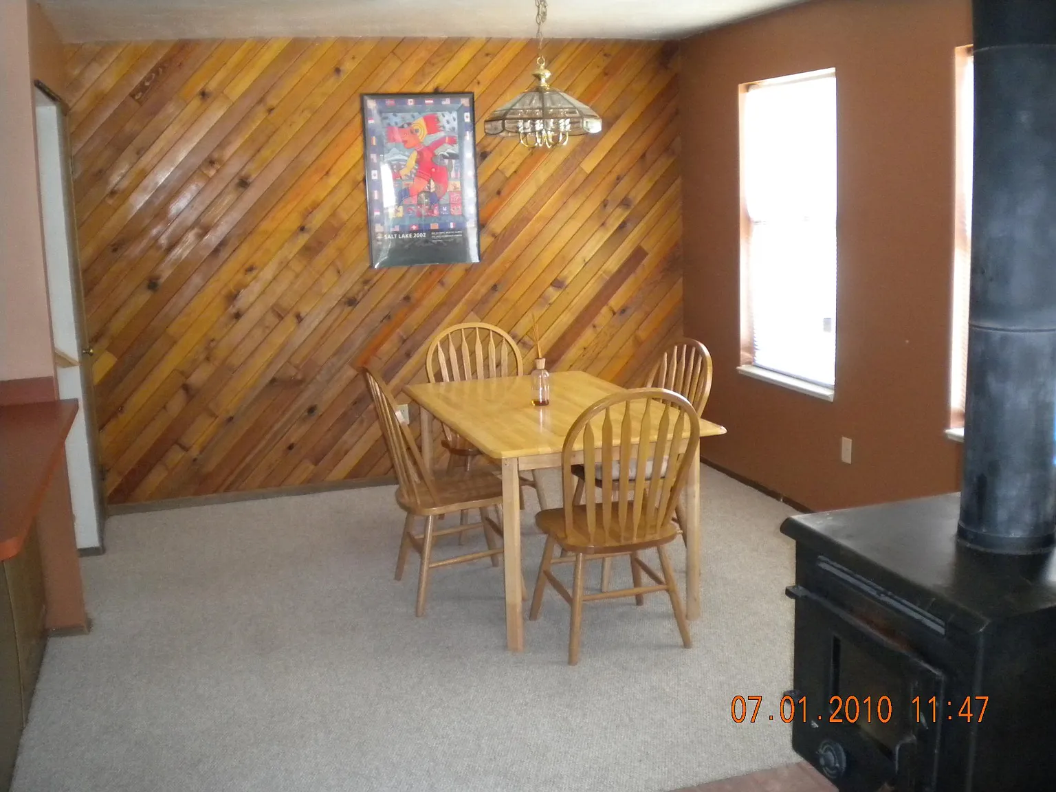 4 bed, 2400 sqft, $2,500 — Photo 2