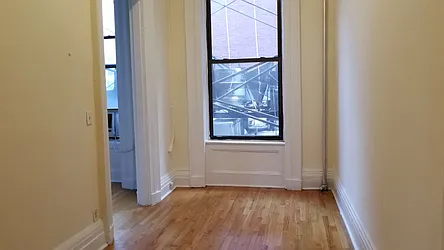 Rented by Realty Queens LLC