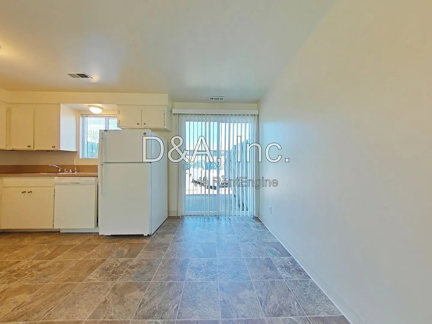 2 bed, 1.5 bath, 900 sqft, $1,295 — Photo 4