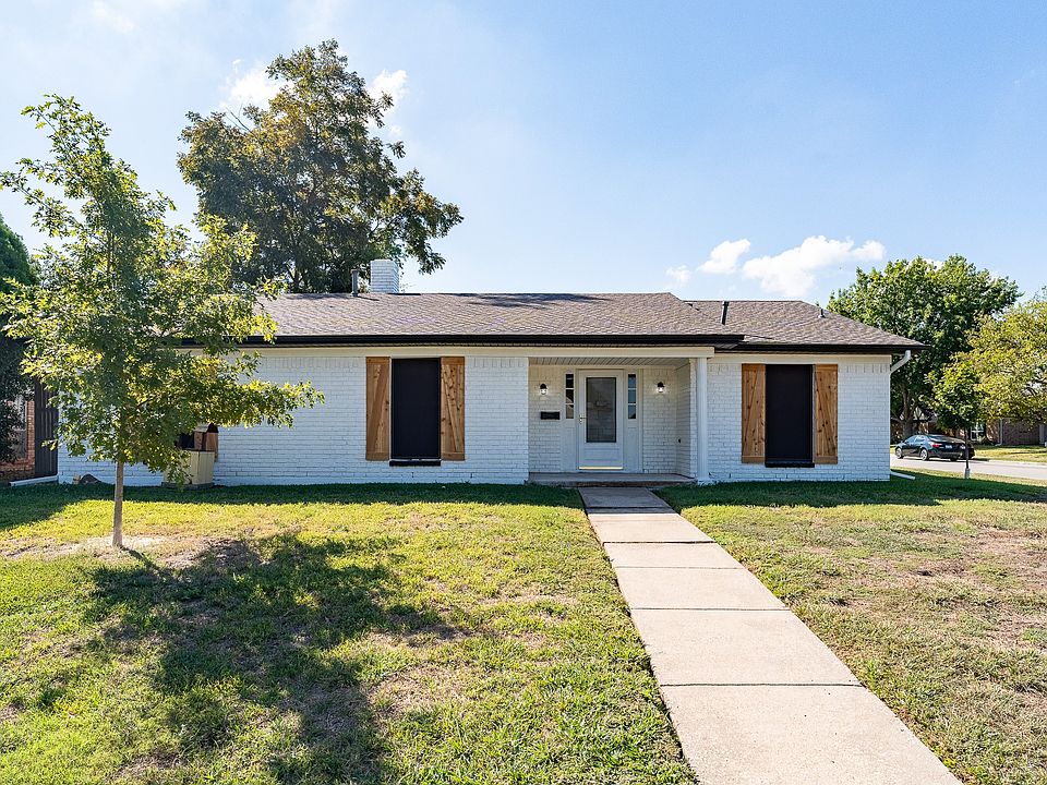 1st image of 1002 Carriagehouse Ln