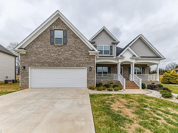 4th image of 200 Northcrest Dr