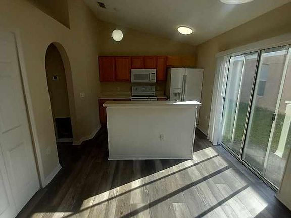5th image of 6582 Gentle Oaks Dr S