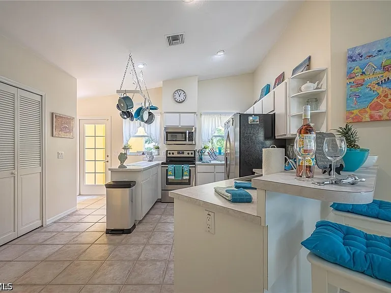 4123 SW 26th Pl — Photo 13