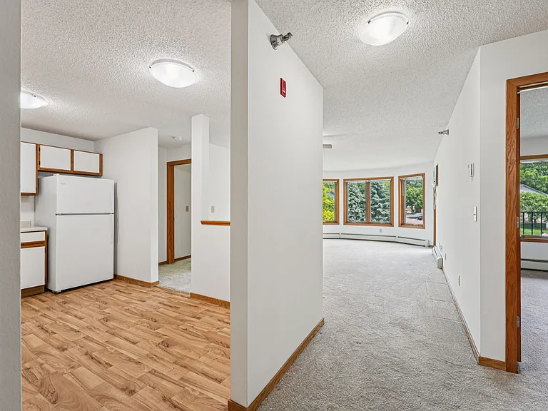 Oaks Lincoln Apartments — Photo 14