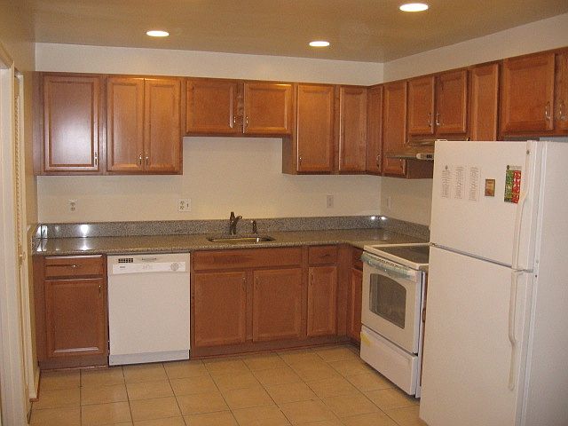 1st image of 856 Dogwood Ct
