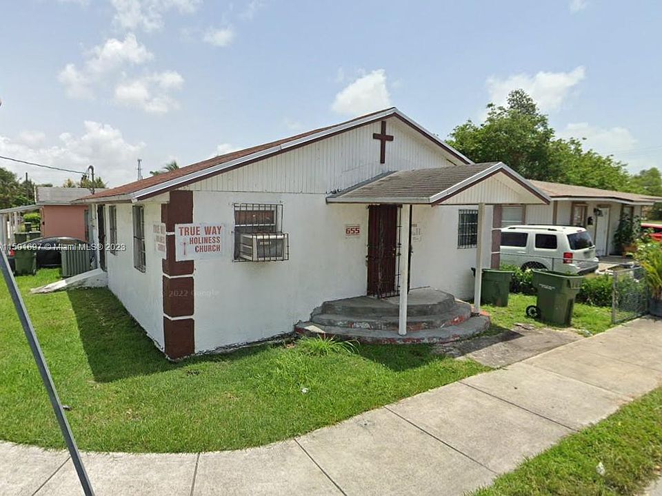 1st image of 655 SW 5th St
