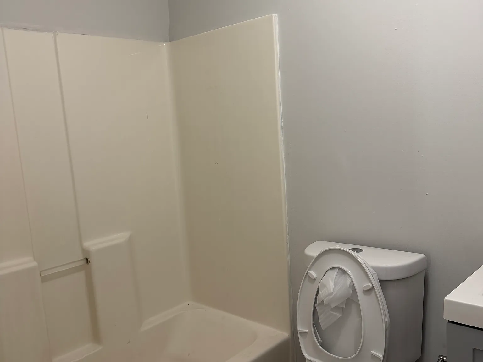 2 bed, 600 sqft, $2,100 — Photo 2