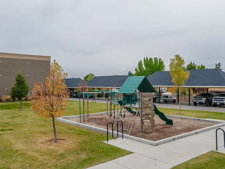 District at Valley Station in Heber — Photo 14