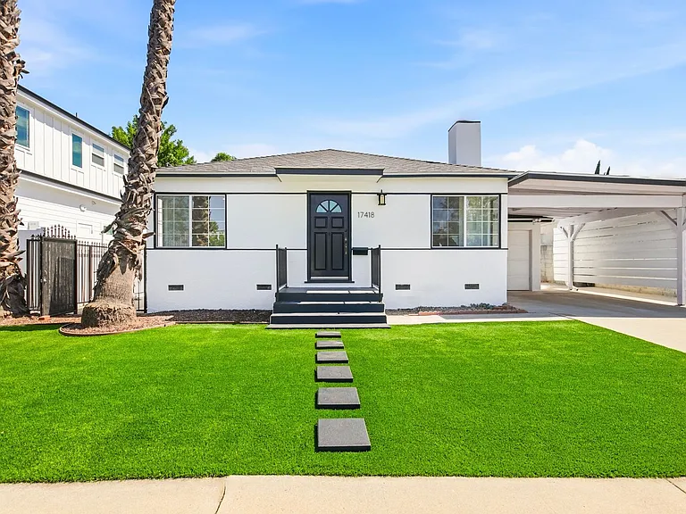 17418 Califa St — Photo 2