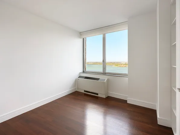 30 West Street image 12 of 16