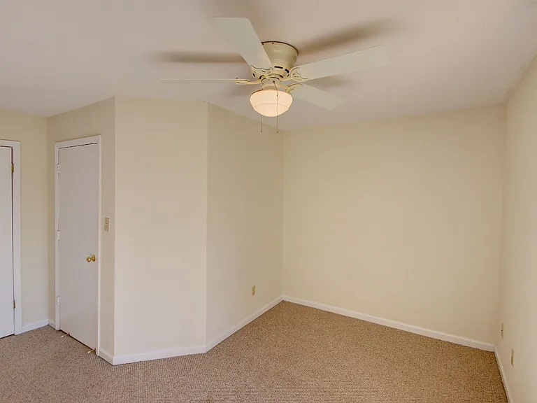 988 Clarizz Blvd S — Photo 13
