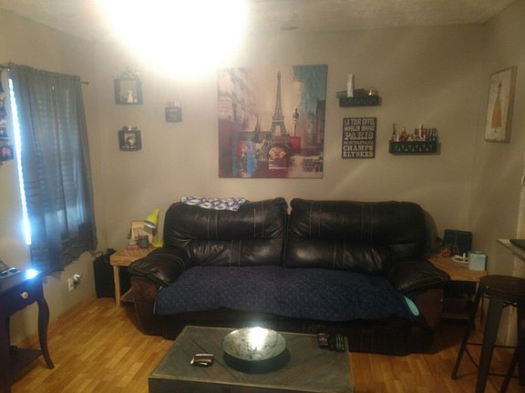 3rd image of 104 Bluebonnet Dr