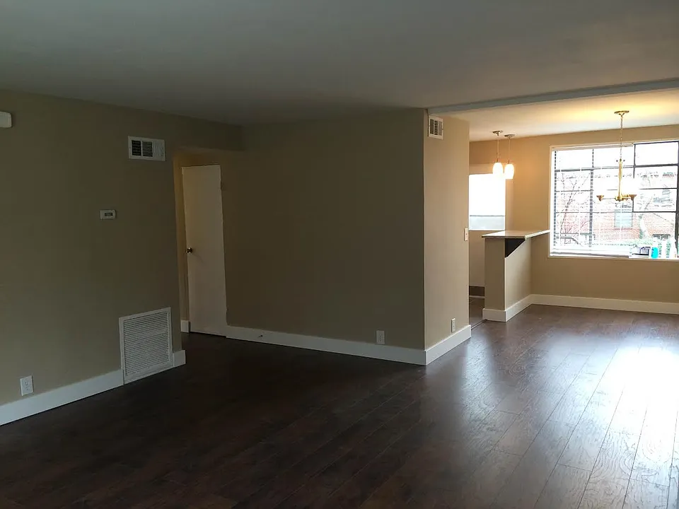 Living / Dining Area