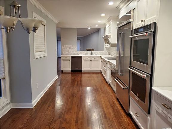 3rd image of 42 Bluebird Hill Ct