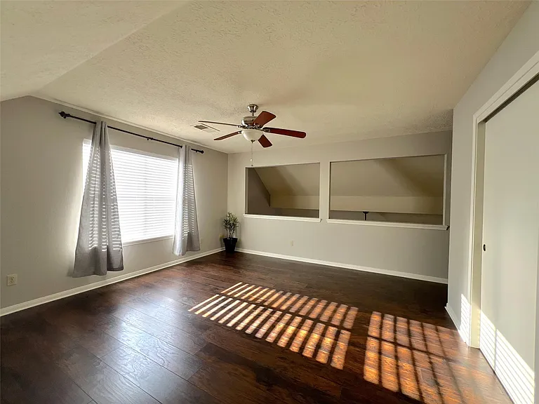9510 Strawgrass Dr — Photo 17