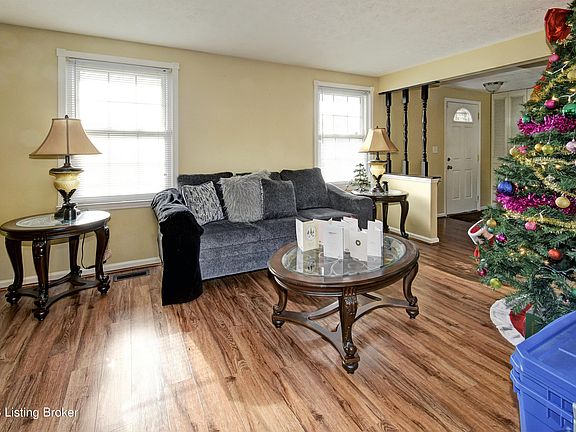4th image of 8707 Redcoat Ct