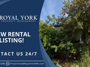 243 Carruthers Ave #C, Ottawa, ON K1Y1N8