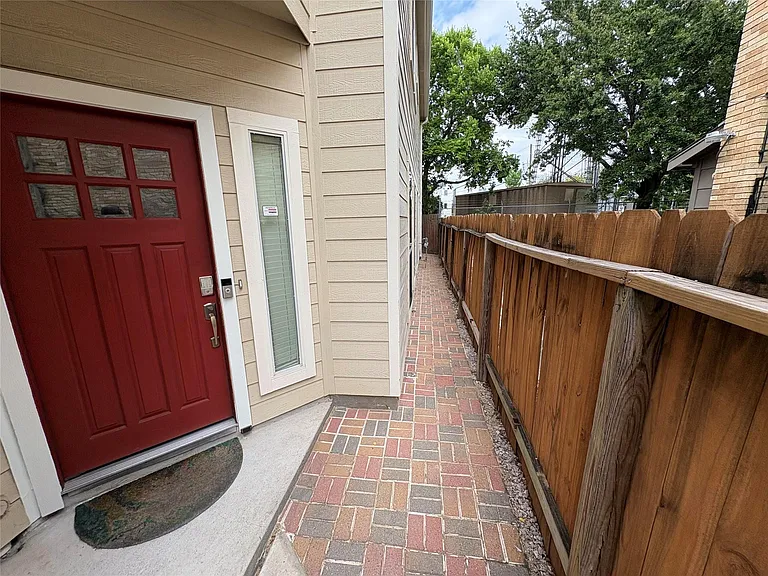 2209 Alabama St #B — Photo 5