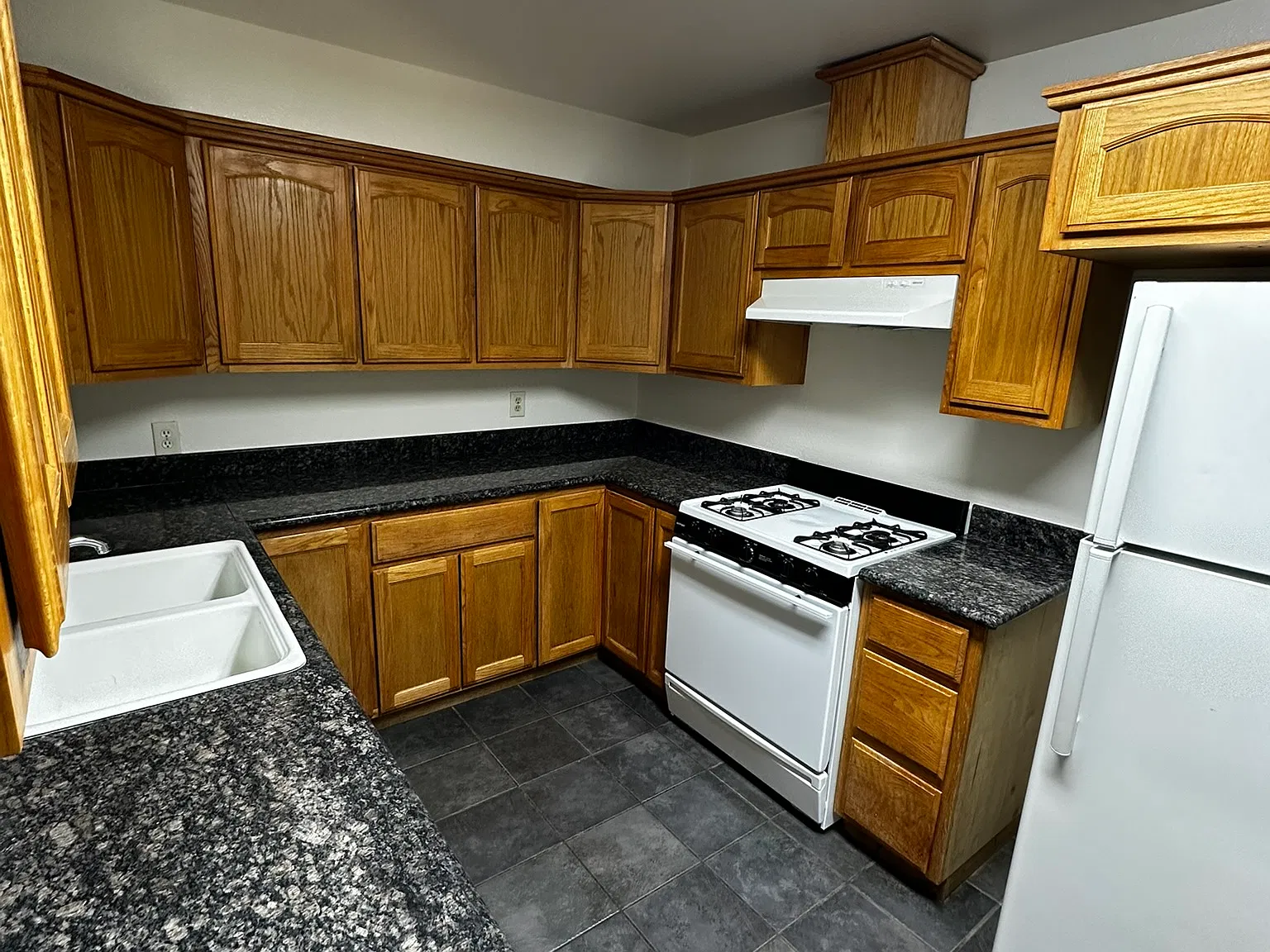 2 bed, 1000 sqft, $1,400 — Photo 4