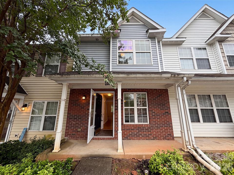 1st image of 10114 Ballyclare Ct