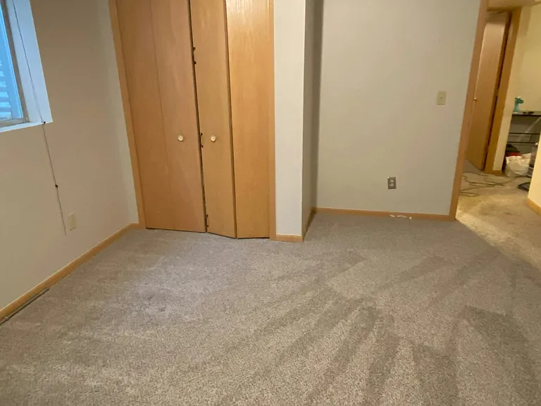 Bedroom 5 (basement)