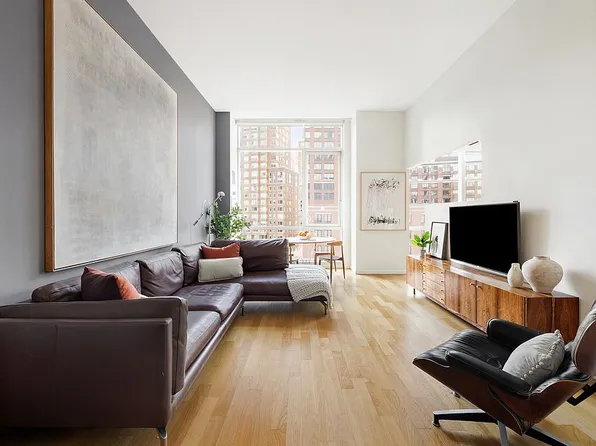 200 Chambers St APT 7B, New York, NY 10007