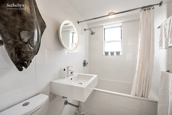 Sold by Sotheby's International Realty | media 7