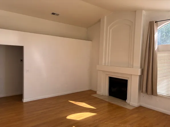 395 Halberta Cir, Calimesa, CA 92320
