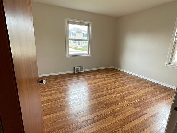 3rd image of 4711 Southwood Dr