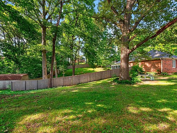 4th image of 220 Patton Rd