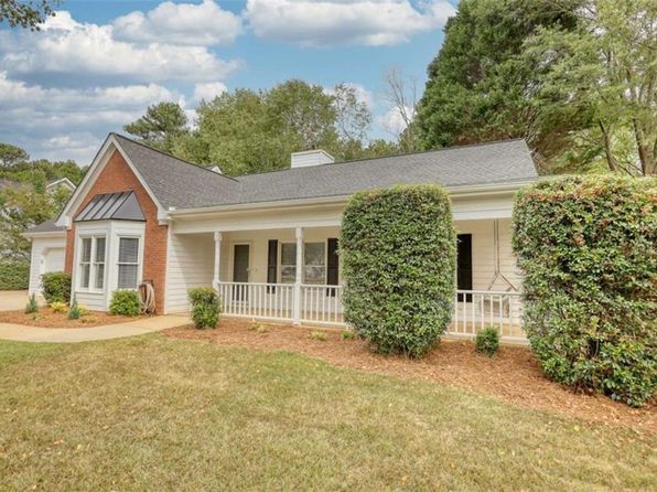 70 Summer Walk Dr, Covington, GA 30016
