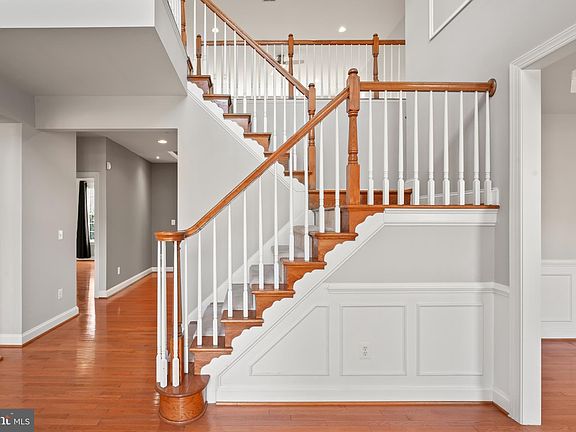 4th image of 44221 Riverpoint Dr