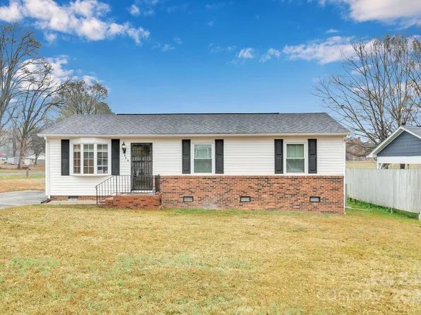 424 Center St, Oakboro, NC 28129