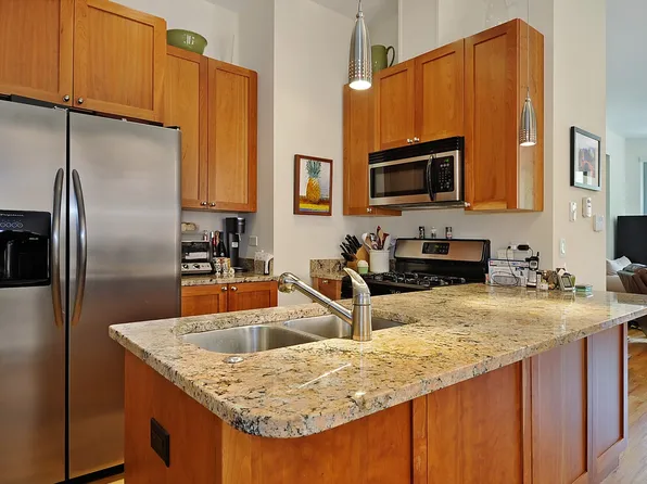 2147 W Evergreen Ave, Chicago, IL
