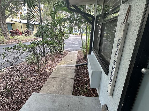 2nd image of 42 Jacaranda Cay Ct
