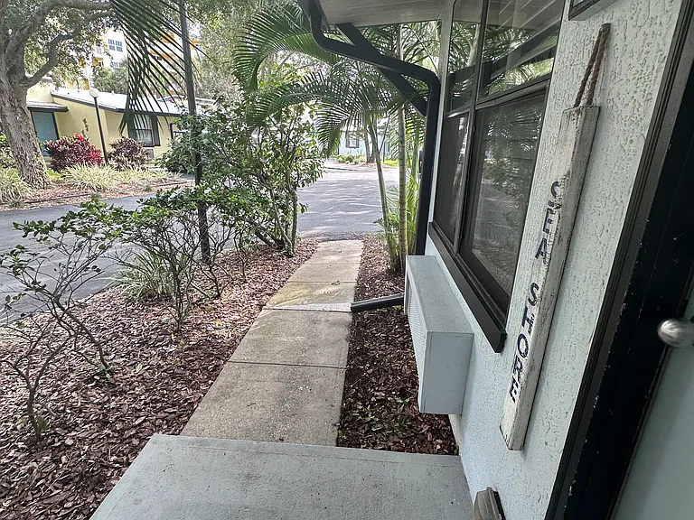 42 Jacaranda Cay Ct — Photo 2