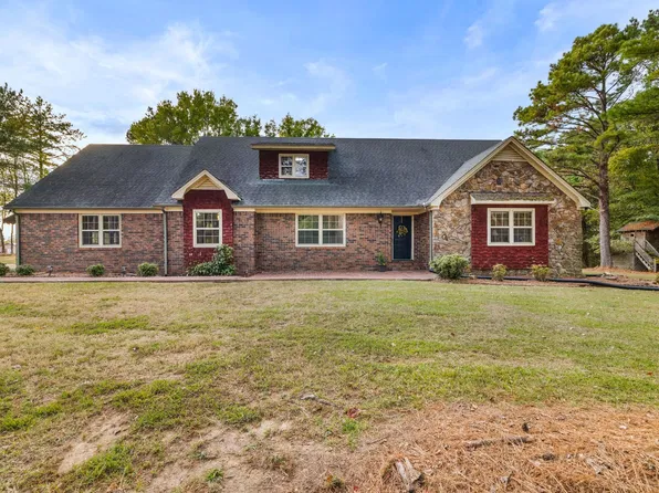 112 Redbud Dr, Florence, AL 35634