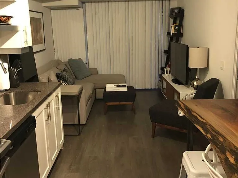 525 Adelaide St W #1034 — Photo 2
