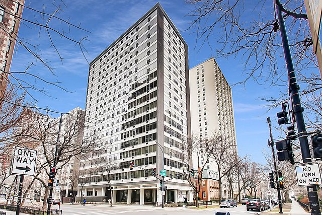 1st image of 360 W Wellington Ave APT 14C