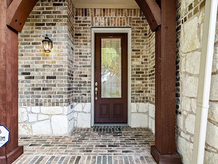 1181 Capital Dr — Photo 18