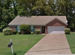 225 Bent Oaks Dr, Jackson, TN 38305