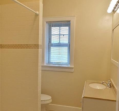 5th image of 1603 W Berteau Ave #3D