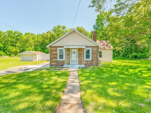 3956 E Stein Rd, La Salle, MI 48145
