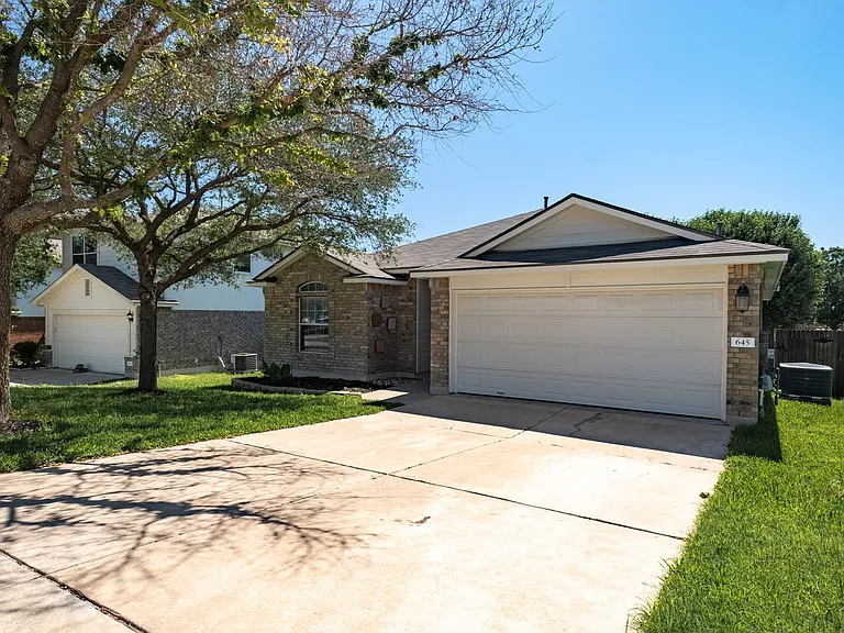 645 Fort Thomas Pl — Photo 2